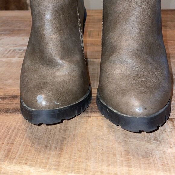 Mossimo Supply Co. | "Jan" Lug Sole Stacked Heel Pointed Toe Ankle Boots 8.5 - Picture 4 of 11